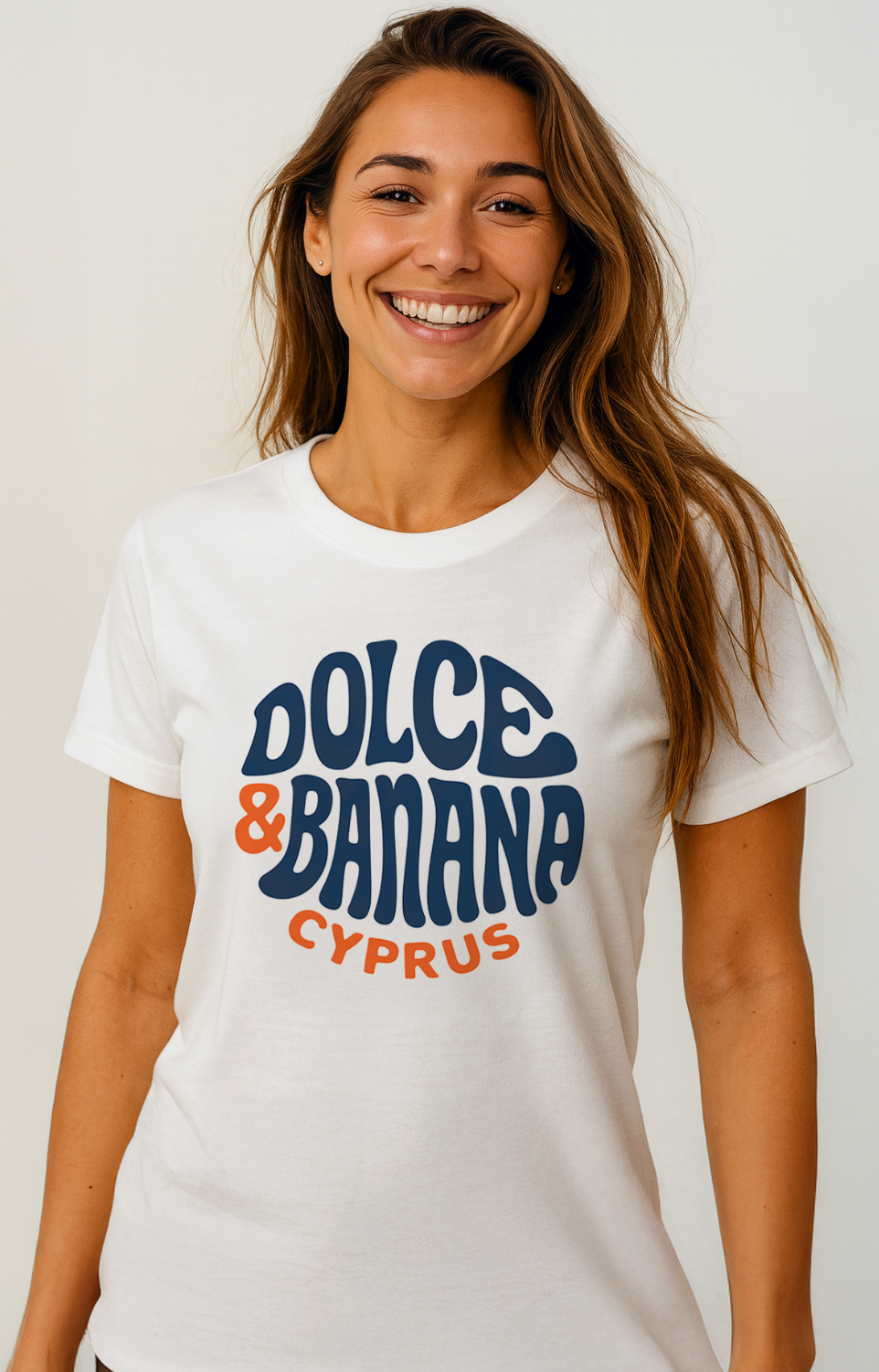 “Essential Logo” Tee – Dolce&Banana Cyprus 2025